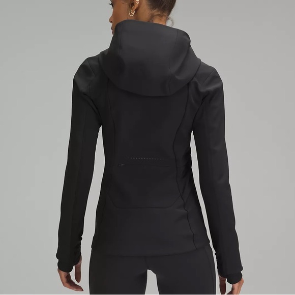 🆕Lululemon Cross Chill RepelShell Hooded Jacket in Black - Picture 4 of 17